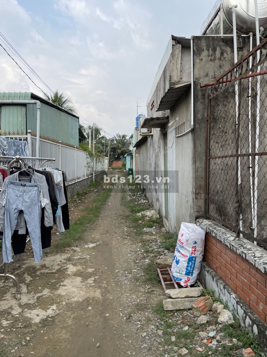 Bán lại căn nhà diện tích 125m2(5x25 ) khu dân cư đông đúc, gần chợ bún lh 0358876293