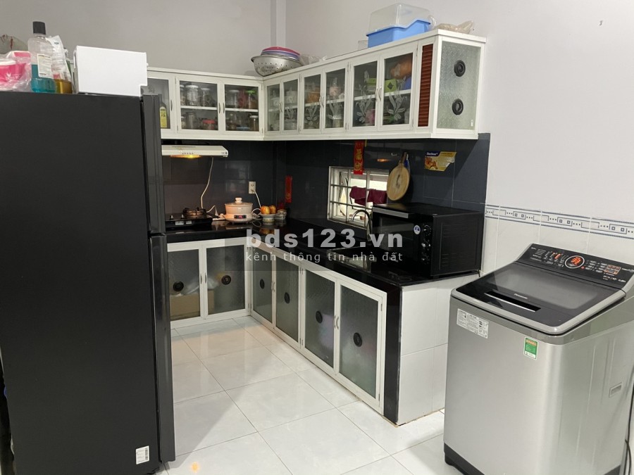Bán lại căn nhà diện tích 125m2(5x25 ) khu dân cư đông đúc, gần chợ bún lh 0358876293