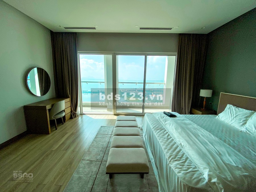Cần bán căn penthouse view Vịnh Hạ Long hơn 200m2, giá 16-24 triệu/m2, pháp lý chuẩn