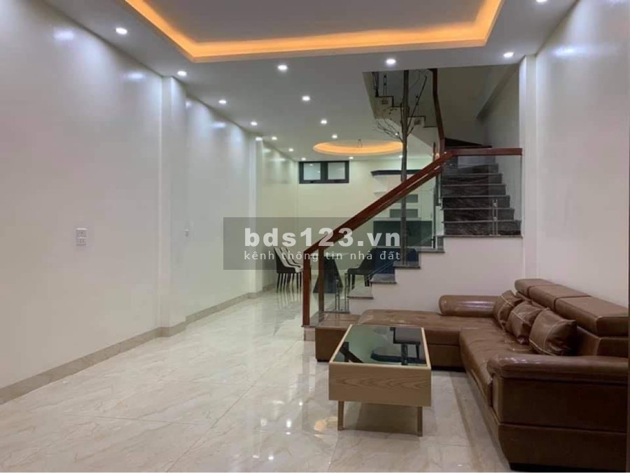 Bán nhà phố Hoa Bằng dt 48m2 5 tầng nhà mới xây đẹp chắc chắn, full nội thất mới tinh