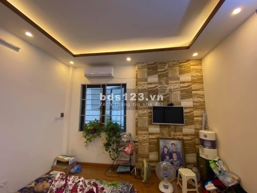 Nhà đẹp nhỏ tiền ngõ rộng ô tô gần tại Nam Dư dtsd 30m2 5 tầng mt 3.6m Giá chỉ với 2.7 Tỷ