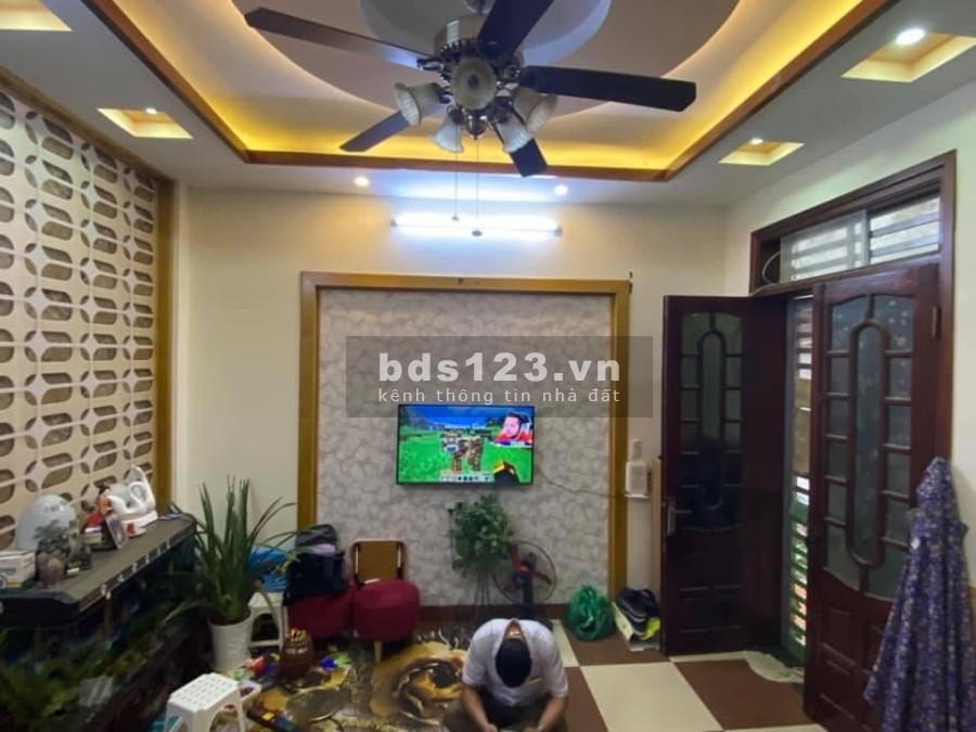 Nhà đẹp nhỏ tiền ngõ rộng ô tô gần tại Nam Dư dtsd 30m2 5 tầng mt 3.6m Giá chỉ với 2.7 Tỷ
