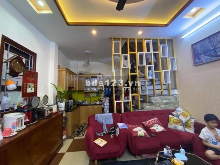 Nhà đẹp nhỏ tiền ngõ rộng ô tô gần tại Nam Dư dtsd 30m2 5 tầng mt 3.6m Giá chỉ với 2.7 Tỷ