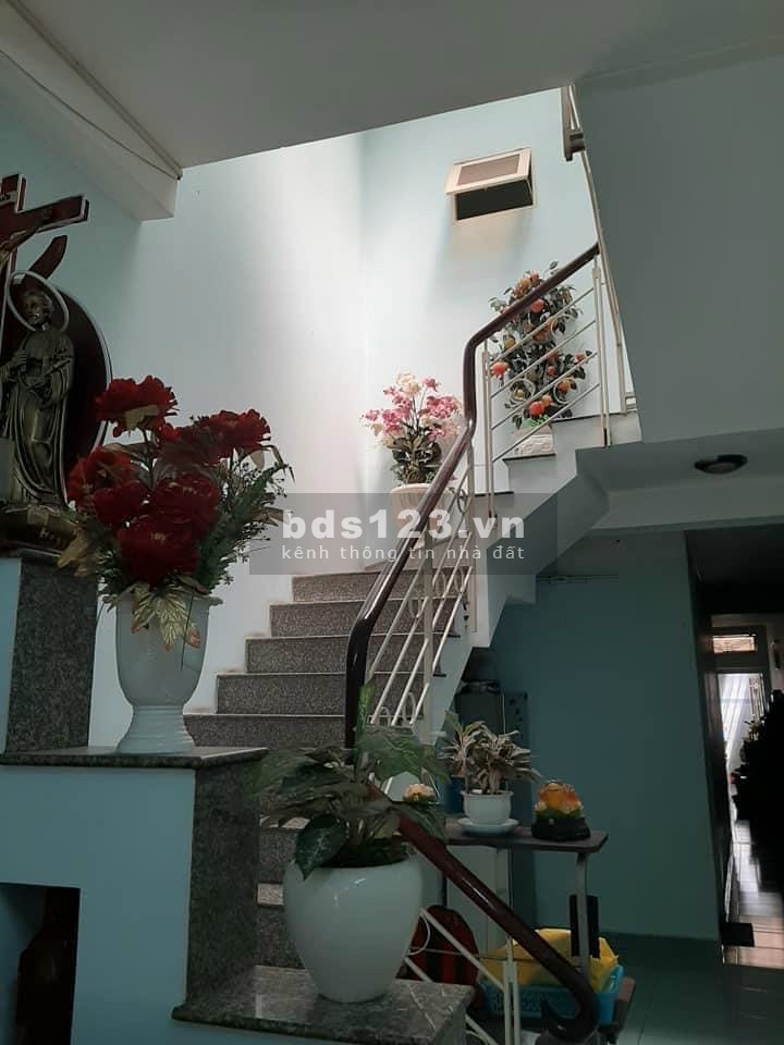 Chính chủ bán gấp nhà đường xe tải 2 tầng ngay trung tâm Cách Mạng Tháng 8 P12 Quận 10