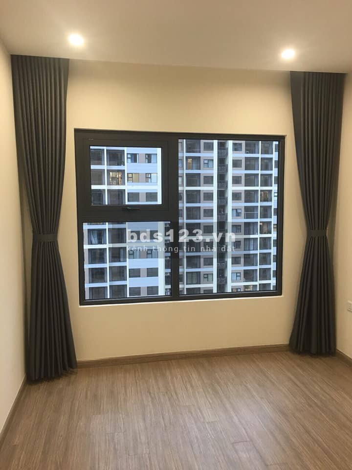 Cần bán gấp căn hộ 1 pn 1 wc cc Vinhomes Grand Park Quận 9, giá rẻ nhát thị trường, lh 0932024358