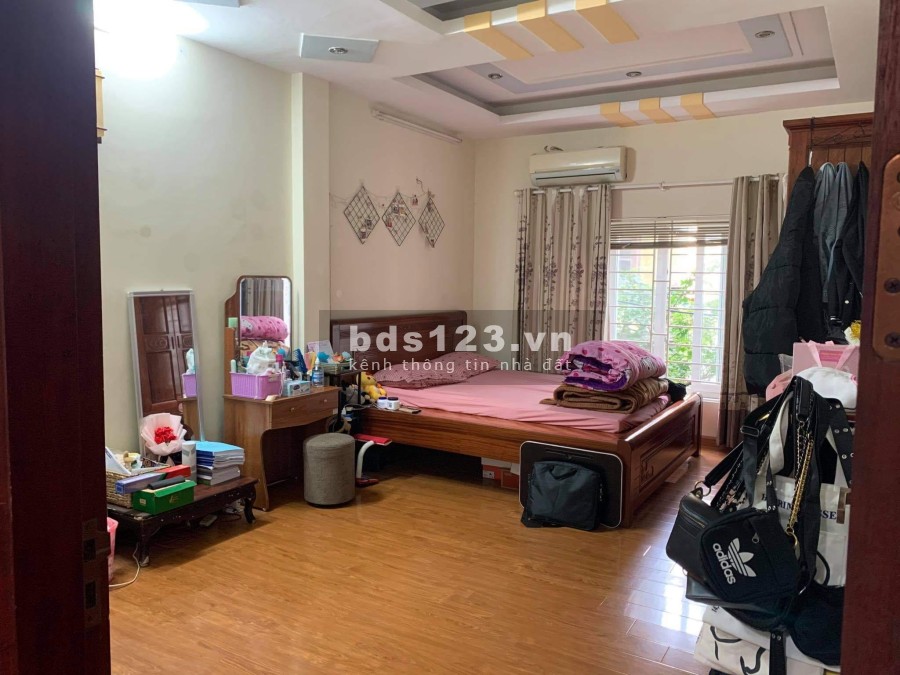 Bán gấp nhà 5 tầng siêu đẹp Đê La Thành, p.Ô Chợ Dừa, Quận Đống Đa, dtsd 40m2, giá 3,95 tỷ