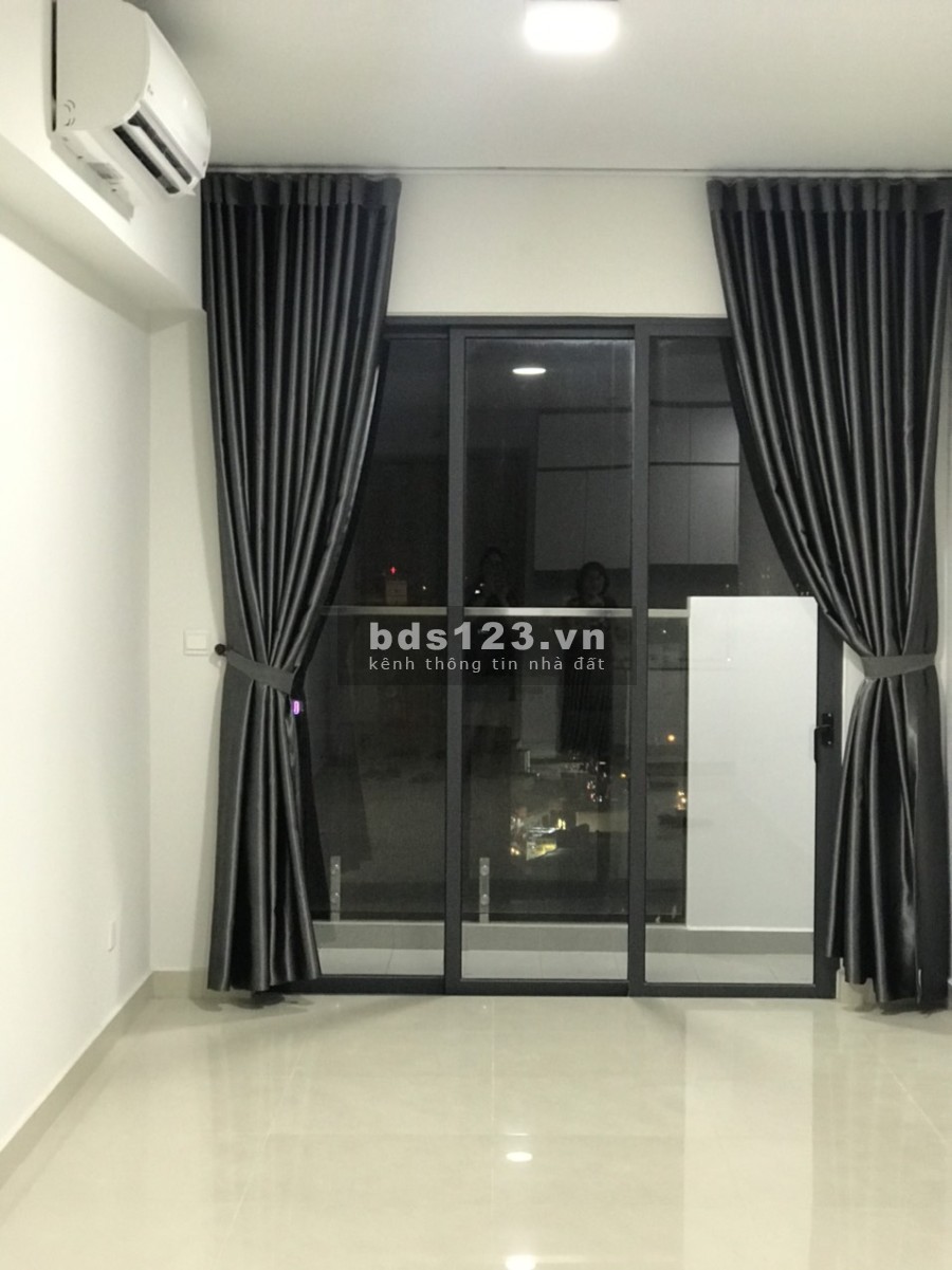 Cho thuê nội thất cơ bản khu Emerald dự án Celadon City 2pn giá 10.5 triệu/tháng