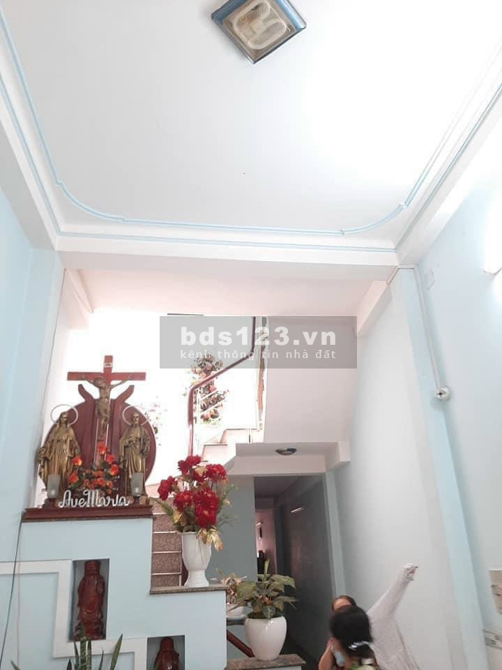 Chính chủ bán gấp nhà đường xe tải 2 tầng ngay trung tâm Cách Mạng Tháng 8 P12 Quận 10
