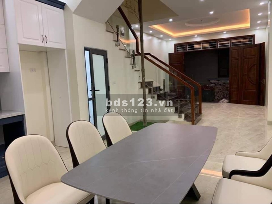 Bán nhà phố Hoa Bằng dt 48m2 5 tầng nhà mới xây đẹp chắc chắn, full nội thất mới tinh