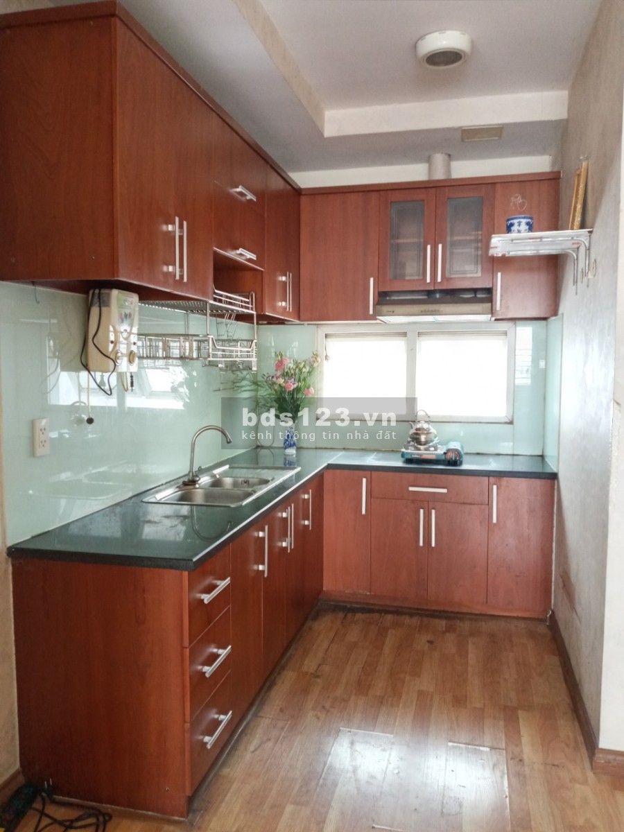 Cho thuê căn hộ CC The Morning Star quận Bình Thạnh, 3 phòng ngủ, 2 phòng WC, bếp, phòng khách.