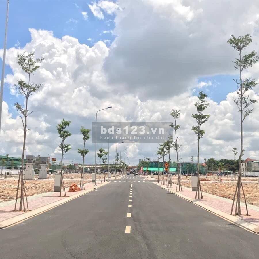 Cần bán gấp lô đất nền khu dân cư đường nhựa 18m chỉ 880tr sổ hồng công chứng liền tay