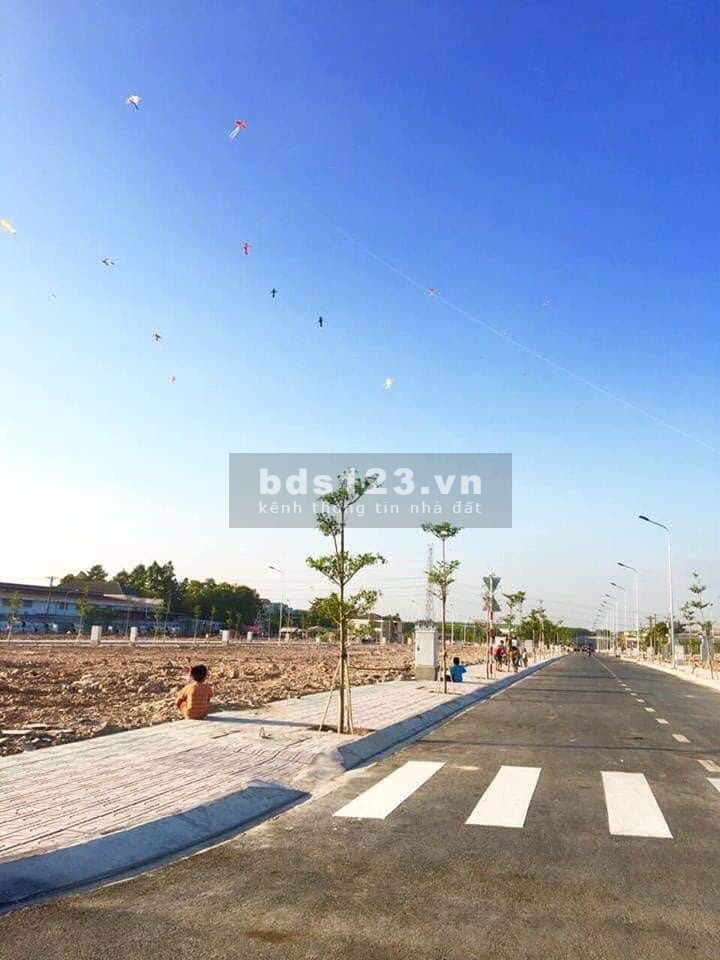 Cần bán gấp lô đất nền khu dân cư đường nhựa 18m chỉ 880tr sổ hồng công chứng liền tay