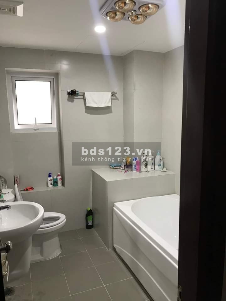 Bán nhà nguyên căn siêu hot ngõ 535 Lạc Long Quân, diện tích 45m×4, mt 4.5m, giá bán 5.9 tỷ