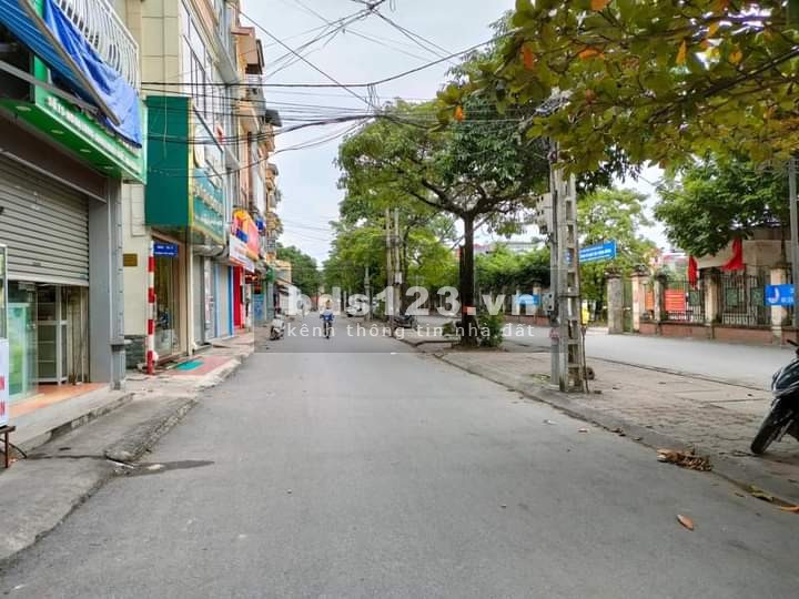 Bán đất tặng nhà diện tích 50m2 nền sát bên Quận ủy tại đường Cầu Diễn sổ bàn giao ngay