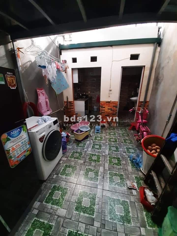 Bán đất tặng nhà diện tích 50m2 nền sát bên Quận ủy tại đường Cầu Diễn sổ bàn giao ngay