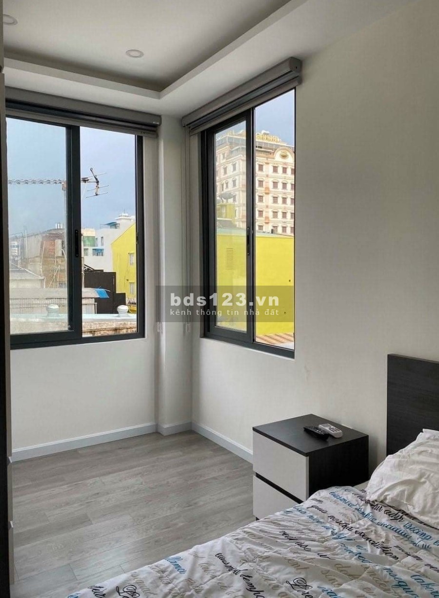 Nhà Lý Thường Kiệt diện tích 21m2, nhà mới 3 tầng, nở hậu, hẻm xe hơi giá chốt 2tỷ600
