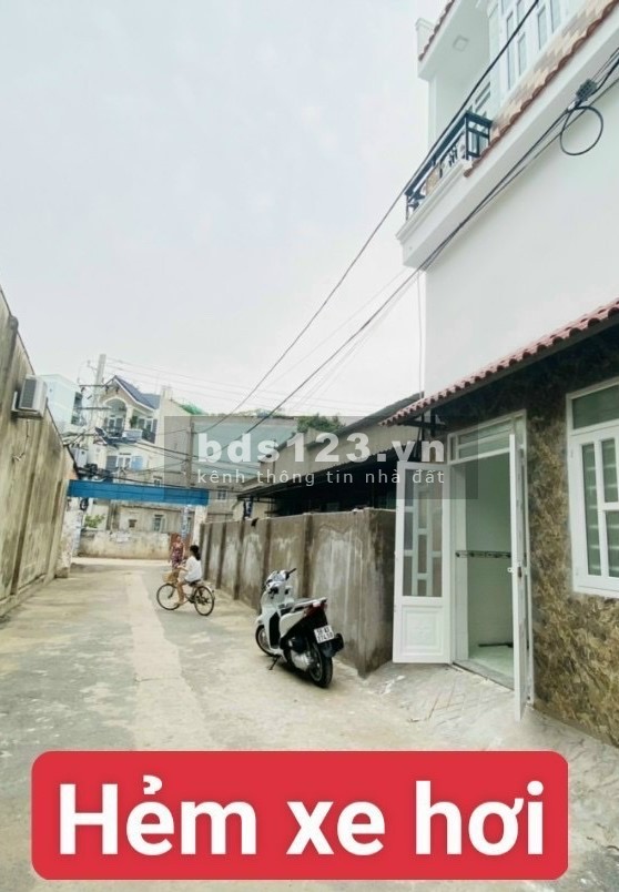 Nhà Lý Thường Kiệt diện tích 21m2, nhà mới 3 tầng, nở hậu, hẻm xe hơi giá chốt 2tỷ600