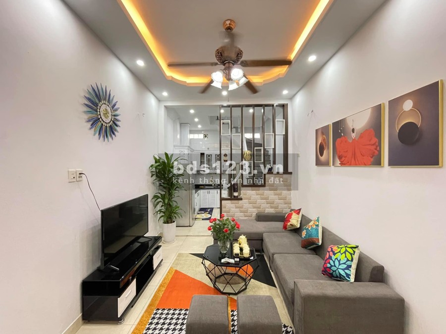 Cần bán gấp nhà ngõ 23 Xuân La, Quận Tây Hồ, sổ đỏ vuông vắn chờ giao dịch lh 0975048581