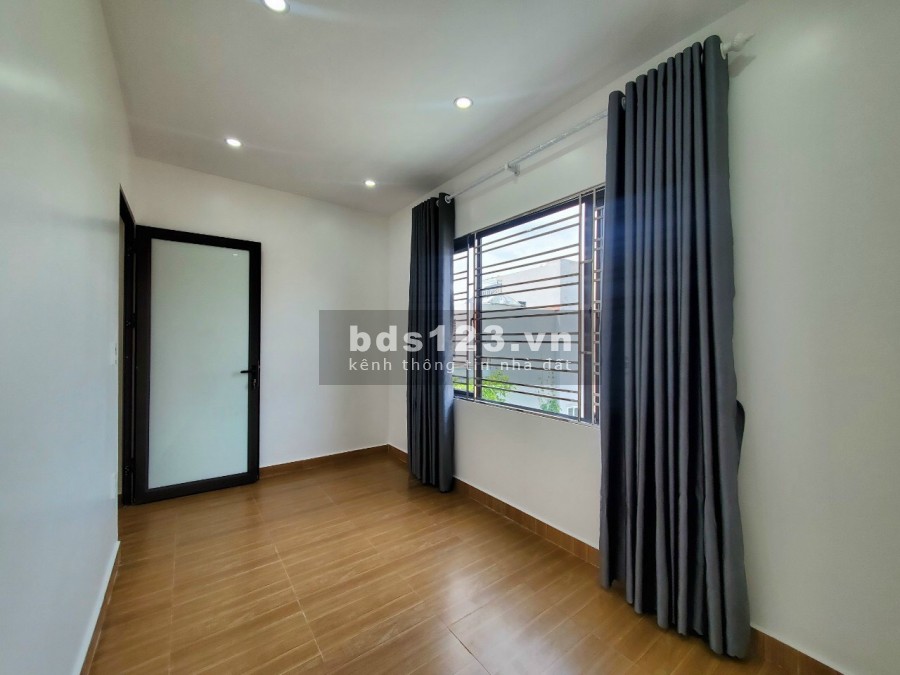 Bán nhà 3 tầng trong ngõ Bùi Thị Từ Nhiên ( cách đường BTN 50m), liên hệ 0866179352