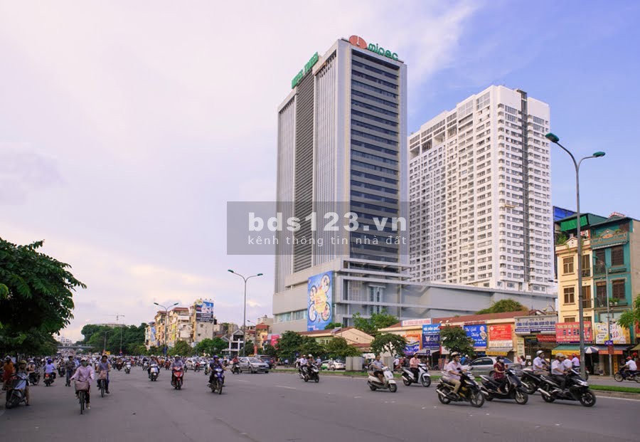 Bán nhà nguyên căn Quận Long Biên, ô tô vào 60m2 giá bán 5 tỷ, liên hệ 0969856099