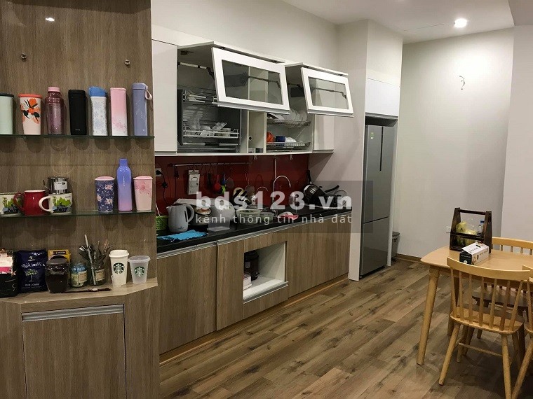 Bán nhà đường 28 Xuân La, ở sướng, dtsd 47m2, 4 tầng, mặt tiền 4.6m, giá 6 tỷ hơn
