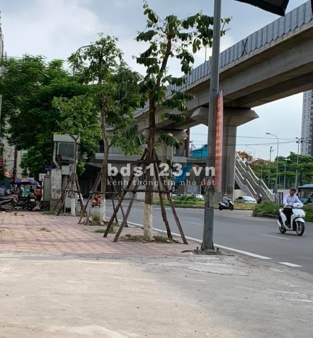 Bán Đất Hoàng Cầu: Ngõ ô tô, cách đường Hoàng Cầu 5 bước chân chỉ hơn 5 Tỷ