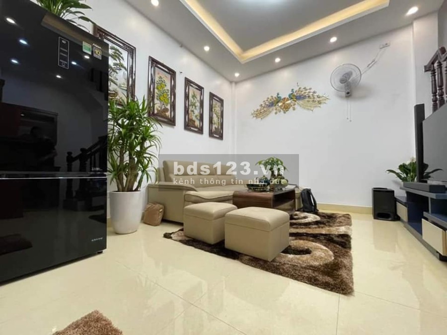 Bán nhà phố Xã Đàn diện tích 50m2, giá bán 15 tỷ, phố đẹp nhất Quận Đống Đa, sổ nở hậu
