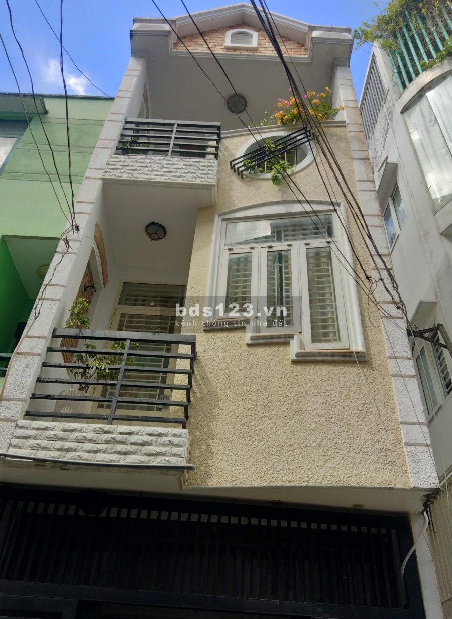 Nhà Khuông Việt dtsd 65m2, nhà mới 3 tầng, nở hậu, hxh, giá chốt 2tỷ59