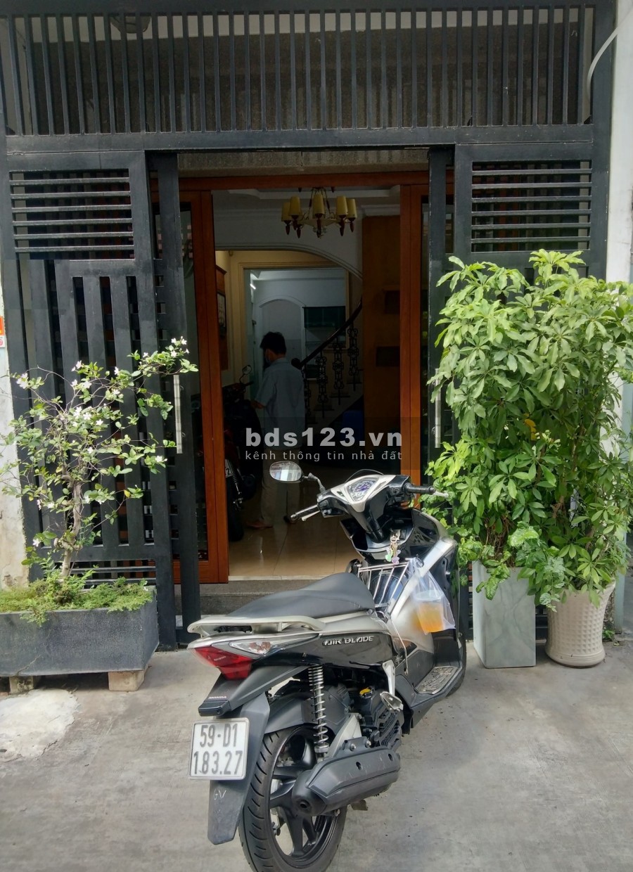 Nhà Khuông Việt dtsd 65m2, nhà mới 3 tầng, nở hậu, hxh, giá chốt 2tỷ59