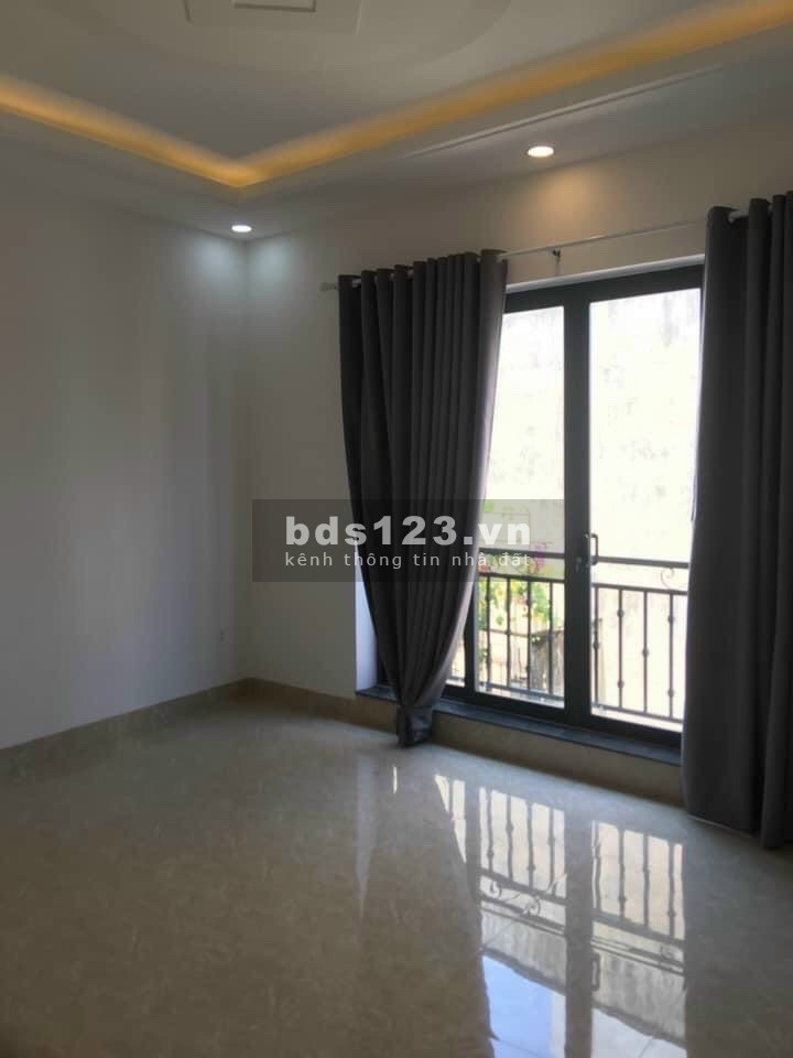 Nhà Khuông Việt dtsd 65m2, nhà mới 3 tầng, nở hậu, hxh, giá chốt 2tỷ59