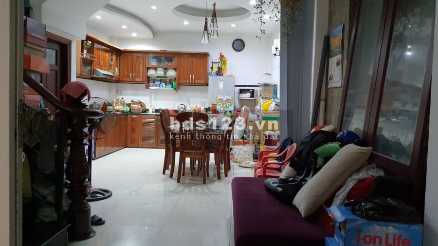 Bán gấp nhà hẻm 149 Lê Thị Riêng, Quận 1, đúc kiên cố 3 tầng, sân thượng, còn mới nguyên