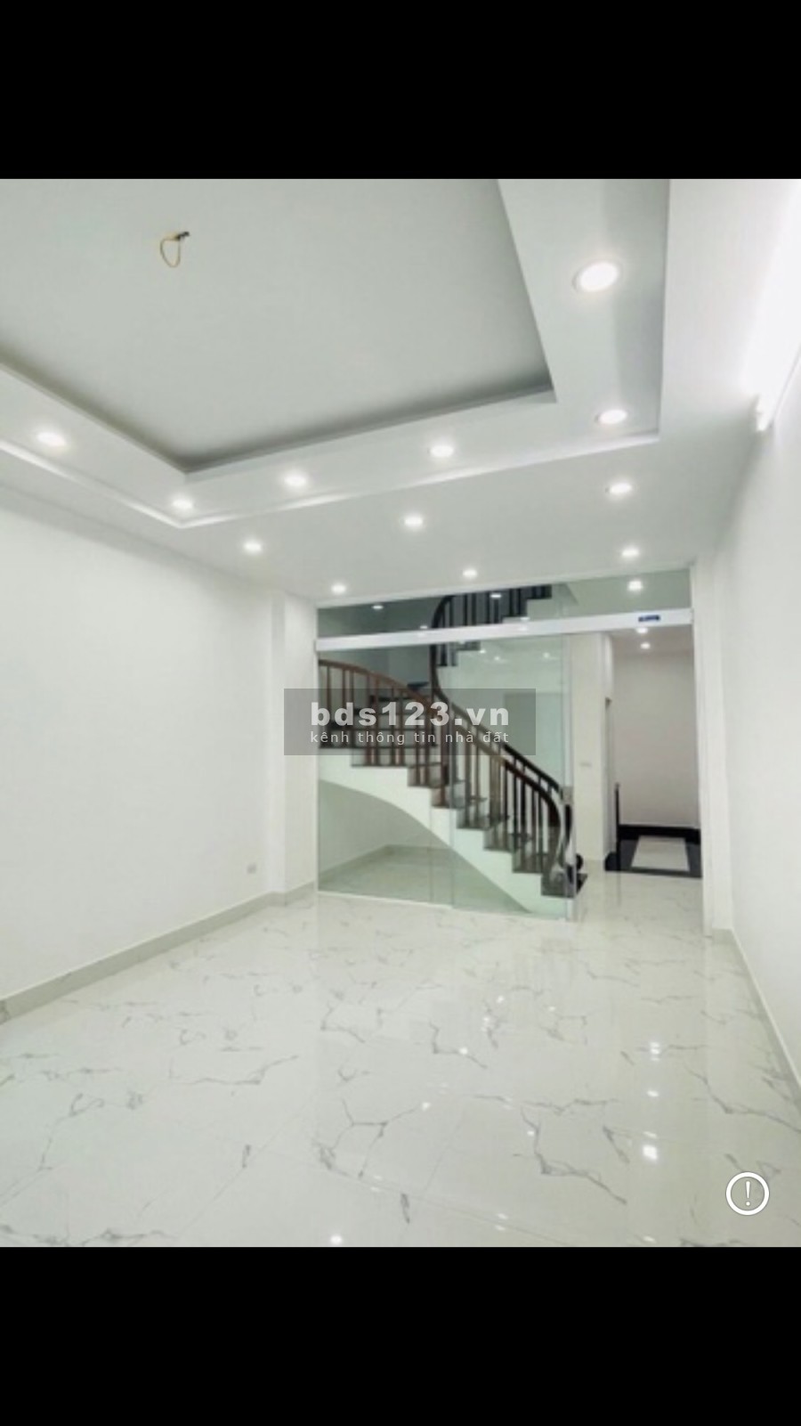 Bán nhà chính chủ Hai Bà Trưng dt 53m2 5 tầng gần 6tỷ,2 thoáng ngõ thông, sổ đỏ nét căng nở hậu