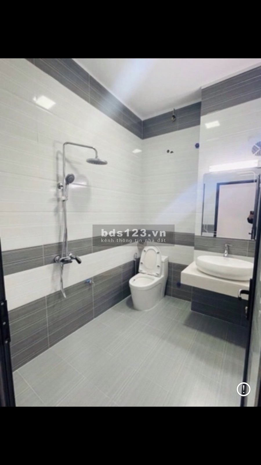 Bán nhà chính chủ Hai Bà Trưng dt 53m2 5 tầng gần 6tỷ,2 thoáng ngõ thông, sổ đỏ nét căng nở hậu