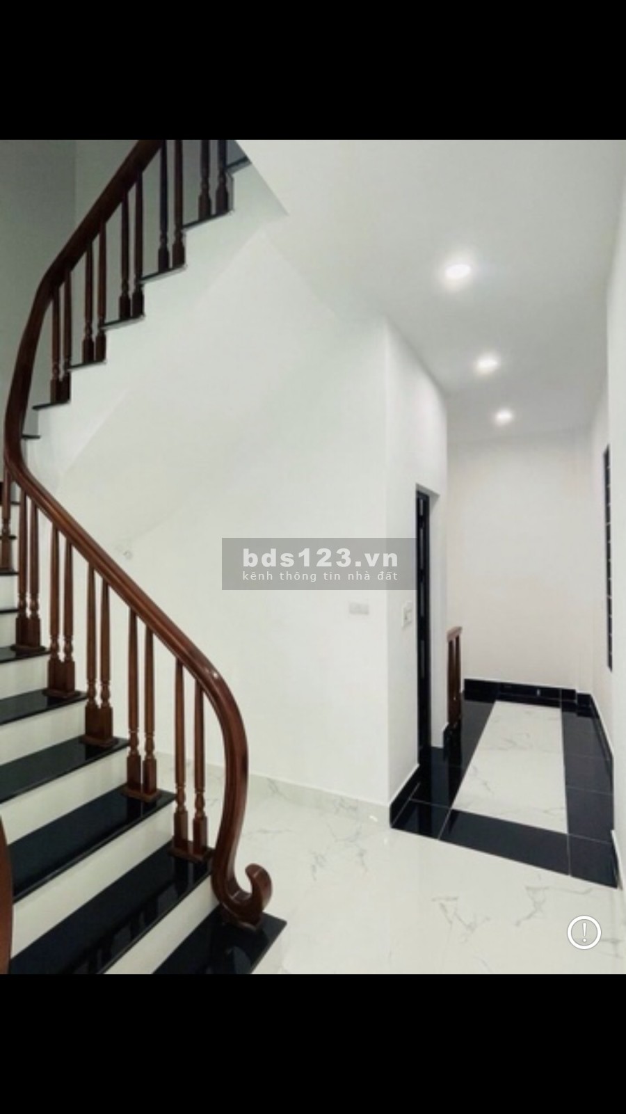 Bán nhà chính chủ Hai Bà Trưng dt 53m2 5 tầng gần 6tỷ,2 thoáng ngõ thông, sổ đỏ nét căng nở hậu
