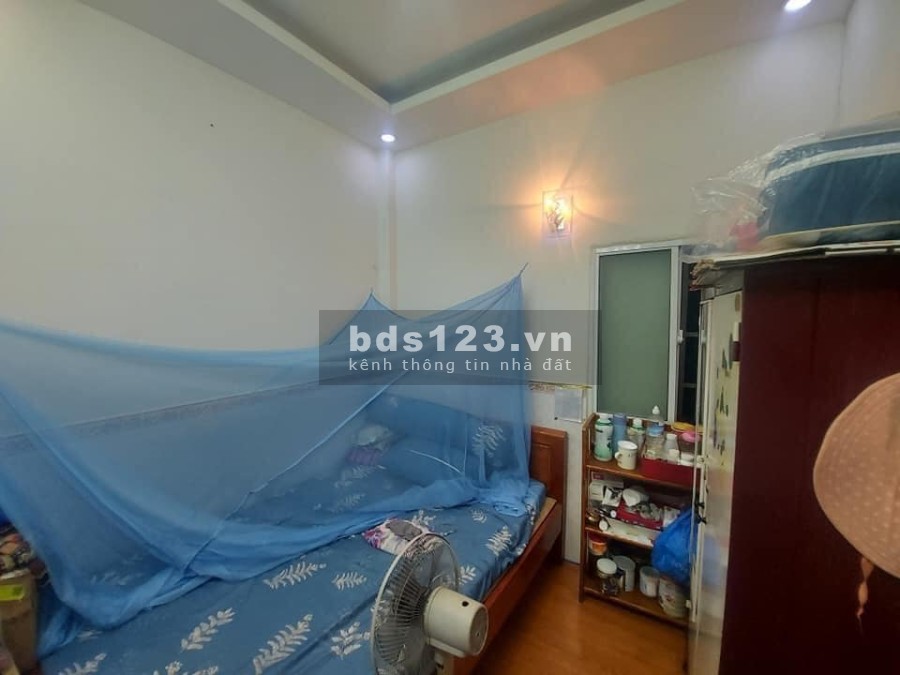 Bán nhà hẻm thông Bạch Đằng, P15, diện tích sử dụng 36.3m2, 3PN, giá bán 4.1 tỷ thương lượng