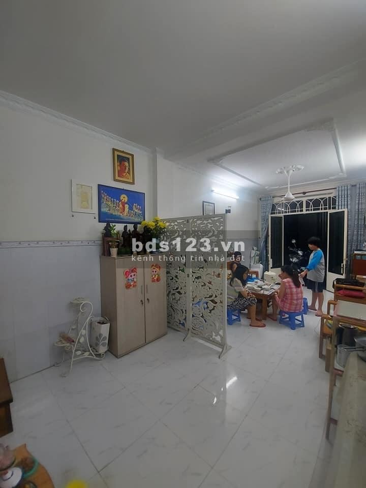 Bán nhà hẻm thông Bạch Đằng, P15, diện tích sử dụng 36.3m2, 3PN, giá bán 4.1 tỷ thương lượng