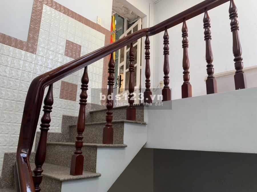 Cần tiền bán gấp nhà nguyên căn Quận 4 diện tích sử dụng (3,2x18) có nở hậu sổ sẵn