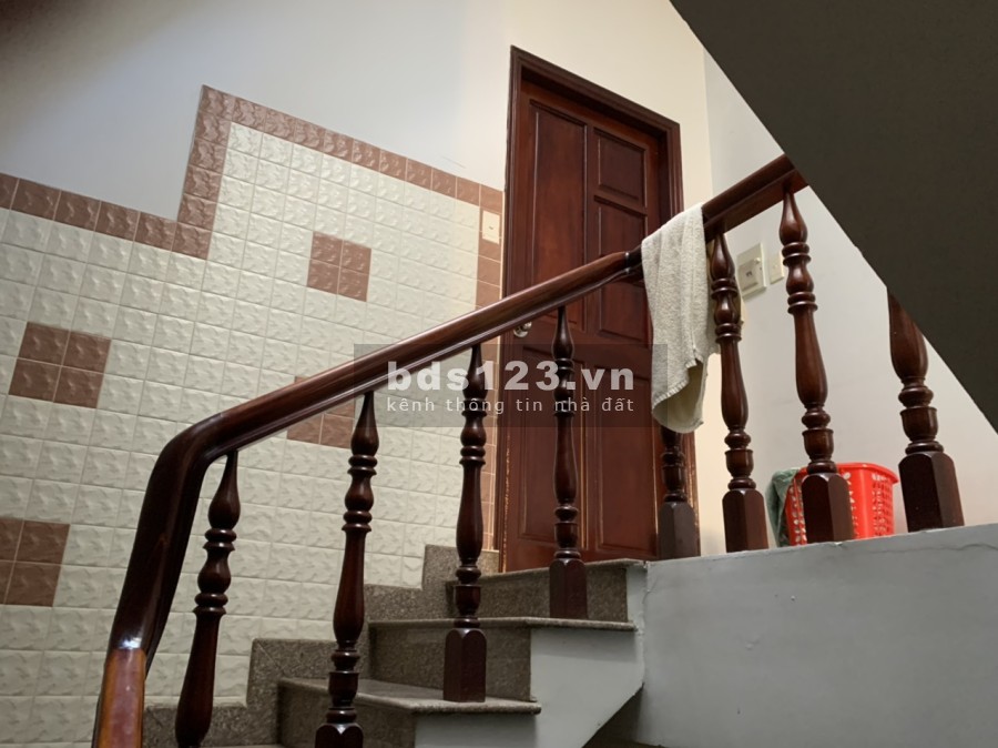 Cần tiền bán gấp nhà nguyên căn Quận 4 diện tích sử dụng (3,2x18) có nở hậu sổ sẵn