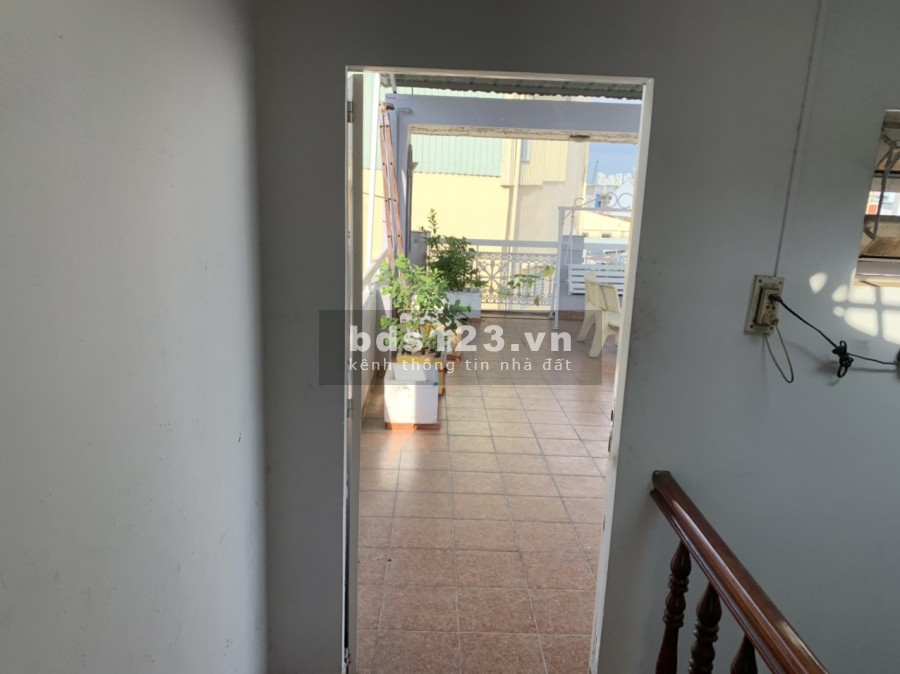 Cần tiền bán gấp nhà nguyên căn Quận 4 diện tích sử dụng (3,2x18) có nở hậu sổ sẵn