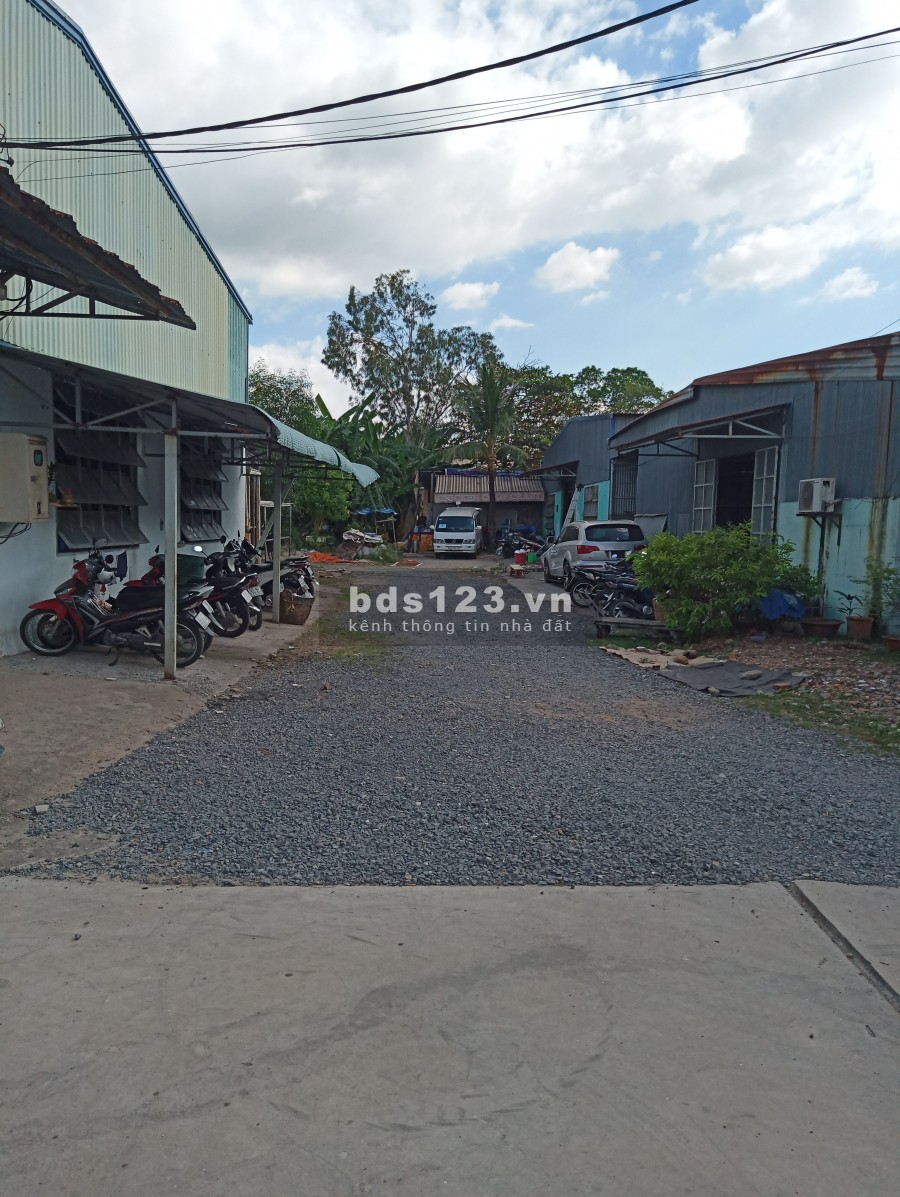 Cần cho thuê nhà xưởng đẹp thoáng mát diện tích sử dụng 320m2 đường lớn, xe ra vào thoải mái
