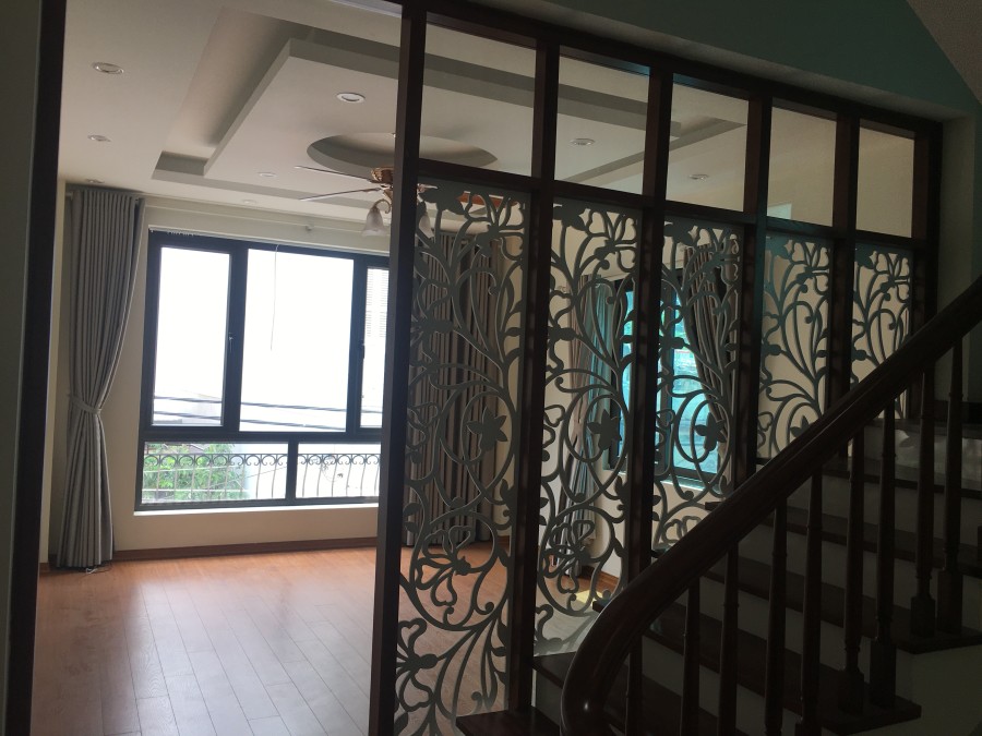 Gia Đình Cần Bán Căn Nhà Phố Trạm, Long Biên, 63m2, 4 Tầng, Ô Tô Đổ Cổng, Nhỉnh 3,8 Tỷ.