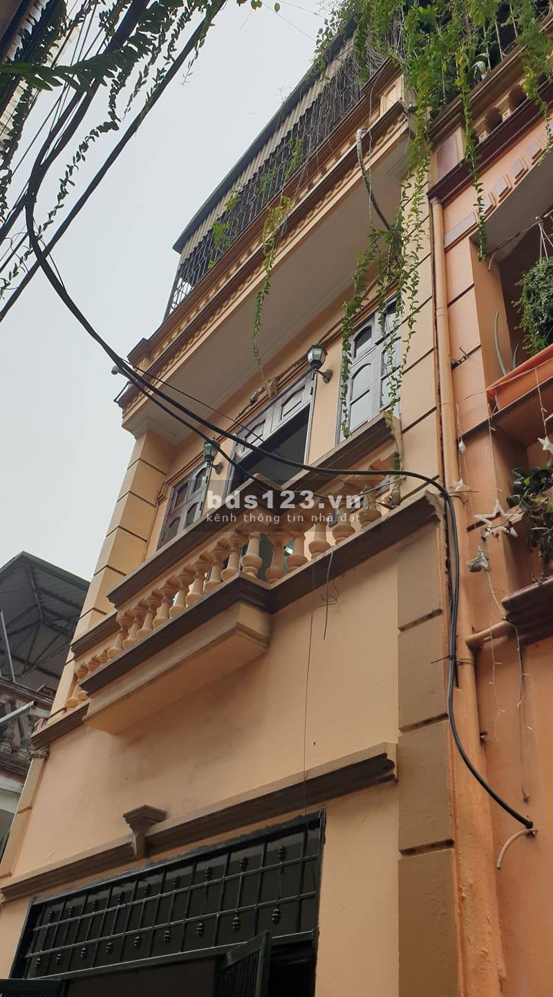 Cần bán gấp nhà nguyên căn chính chủ đúc 3 tầng thông thoáng ở Lĩnh Nam, sổ đỏ chính chủ