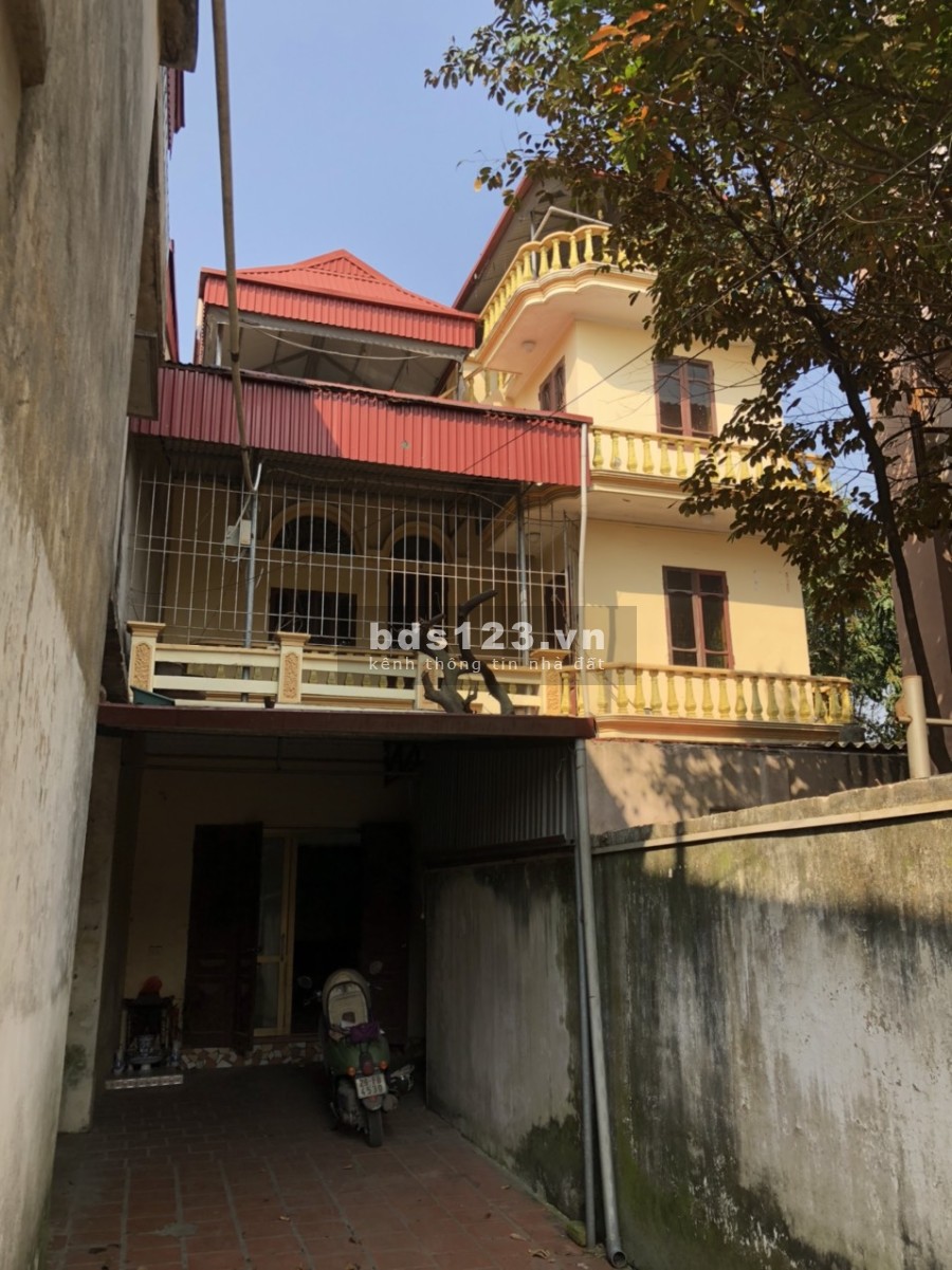 Bán đất Phú Cường Sóc Sơn lô góc 2 mặt thoán dt 18m2, đang kd tốt, tặng nhà 3 tầng, lh 0389651981