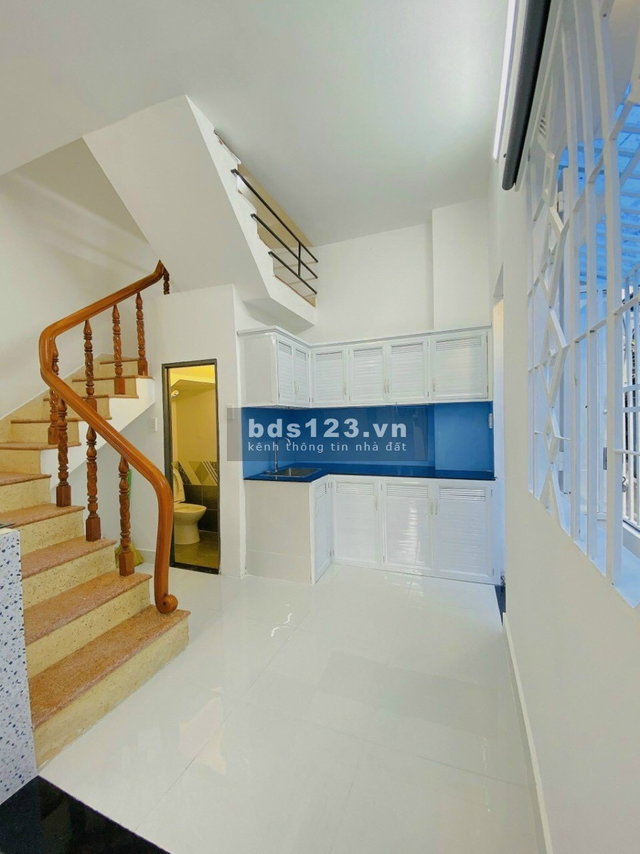 Cần bán nhà căn góc Nguyễn Thượng Hiền, P5, Quận Bình Thạnh nguyên căn 3 tầng đúc