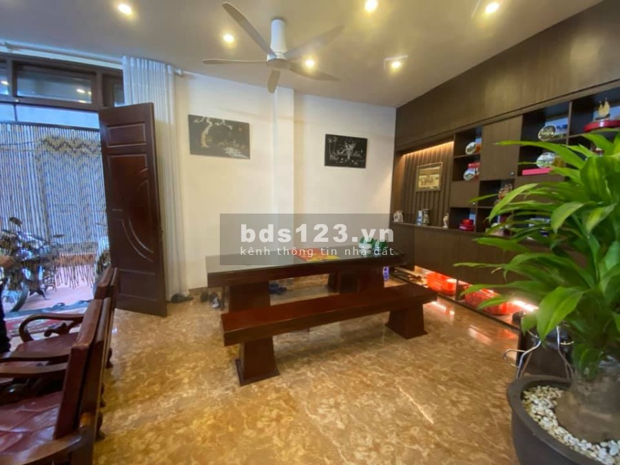 Chỉ nhỉnh 3 tỷ có gay hộ khẩu Lạc Long Quân, Tây Hồ, Hà Nội, khu dân trí cao, lhcc
