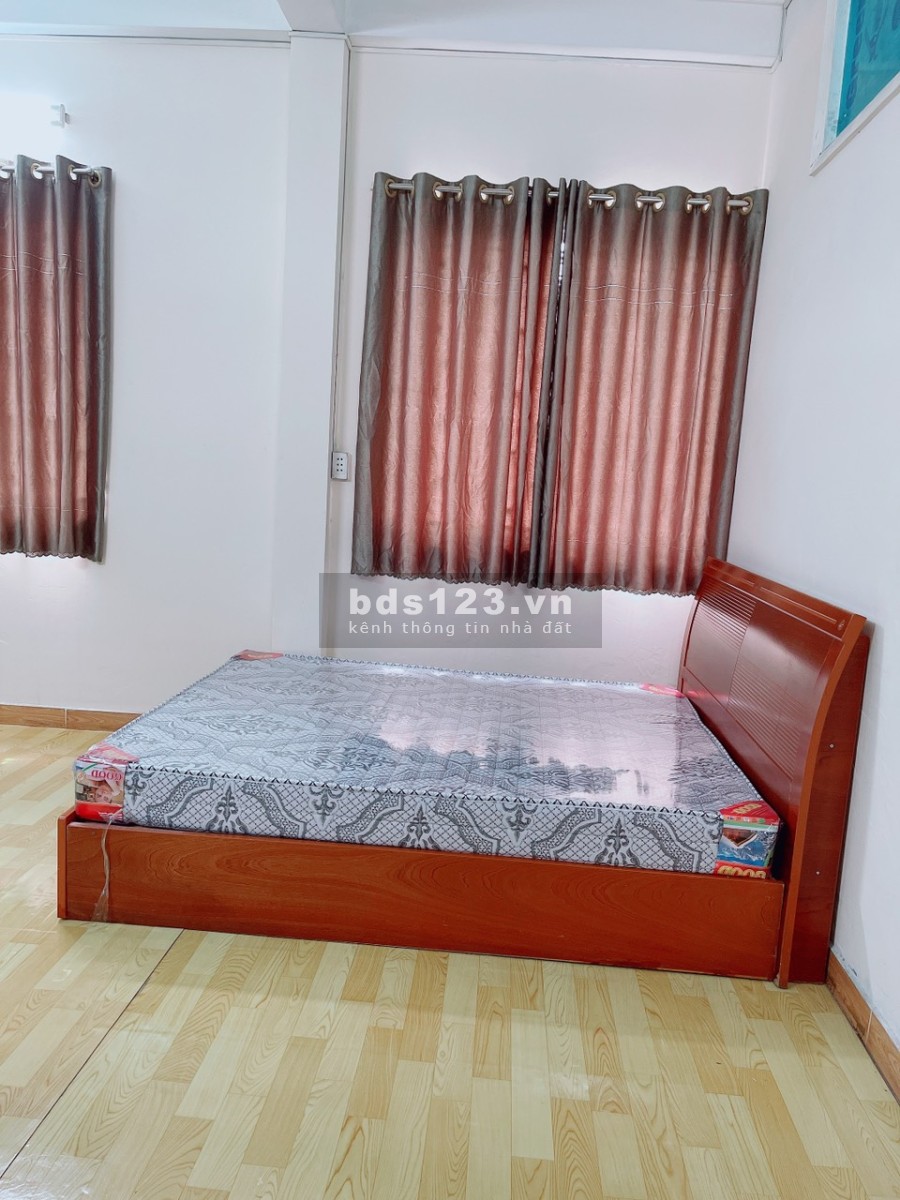 Chính chủ cho thuê phòng 30m2 có nội thất nhà mặt tiền 848 Võ Văn Kiệt P5 Q5