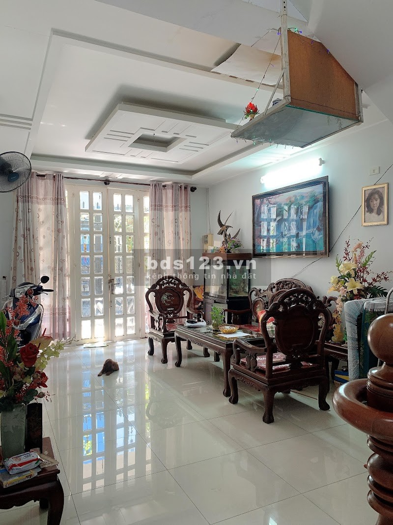 Bán nhà Đường Điện Biên Phủ, Bình Thạnh, Giá Rẻ, dtsd 70m2, 2 Lầu, 2 PN, hẻm xe hơi