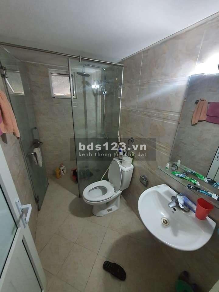Cần tiền bán gấp căn nhà 64 m2, 5 tầng tại Phố Trần Thái Tông Cầu Giấy- hơn 5 tỷ