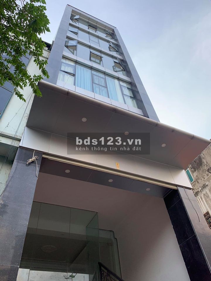 Mặt phố Vip Cầu Giấy vỉa hè đá bóng, 8 tầng thang máy, kiên trúc đẹp, dtsd 220m2, 8 tầng, giá 46 tỷ