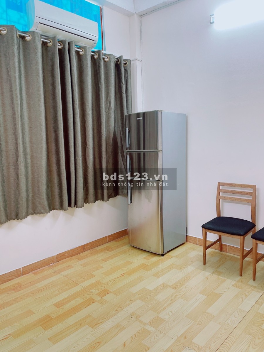 Chính chủ cho thuê phòng 30m2 có nội thất nhà mặt tiền 848 Võ Văn Kiệt P5 Q5
